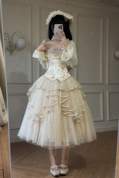 Finely Styled Garment with a Classic Vintage Look