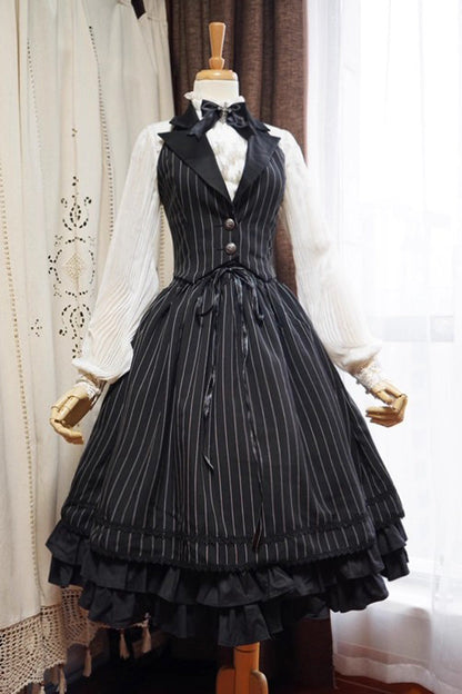 Casually Elegant Garment with a Refined Edge