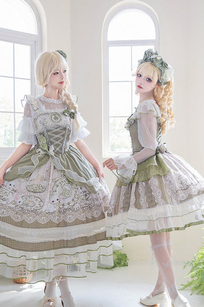 Subtly Elegant Dress with a Refined Vintage Look
