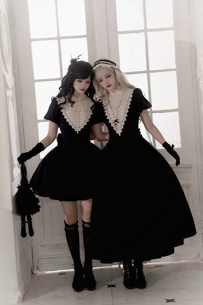 Subtly Elegant Dress with a Refined Vintage Look