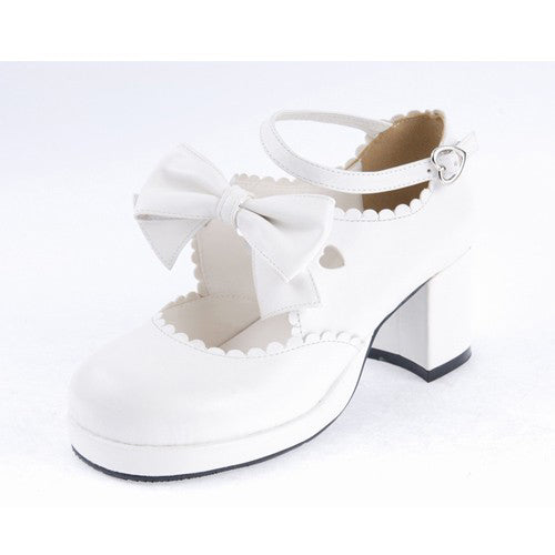 Effortlessly Elegant Shoes with a Timeless Design