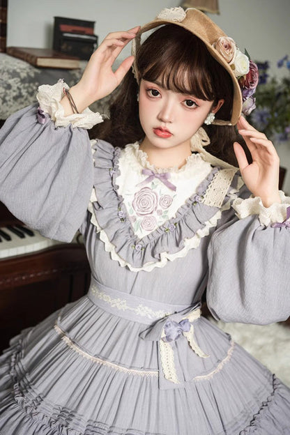 Finely Styled Dress with a Classic Vintage Look