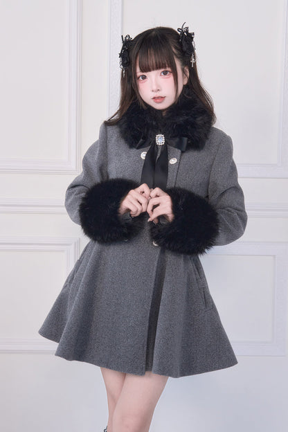 Finely Styled Coat with a Classic Vintage Look