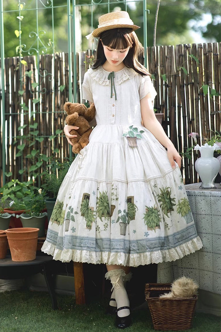 Beautifully Finished Dress in a Timeless Design