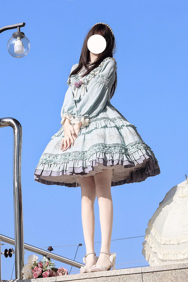 Finely Styled Dress with a Classic Vintage Look