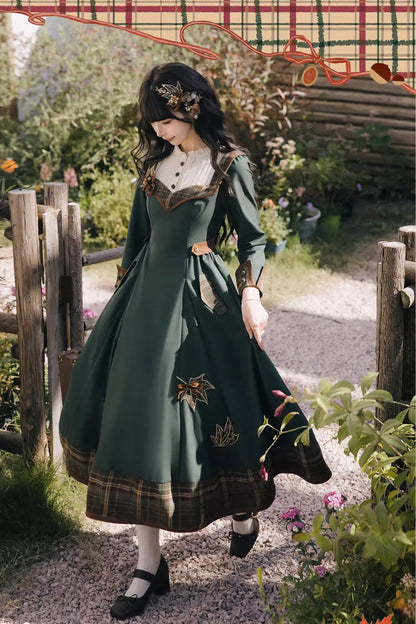 Classic Vintage Dress with a Flattering Fit