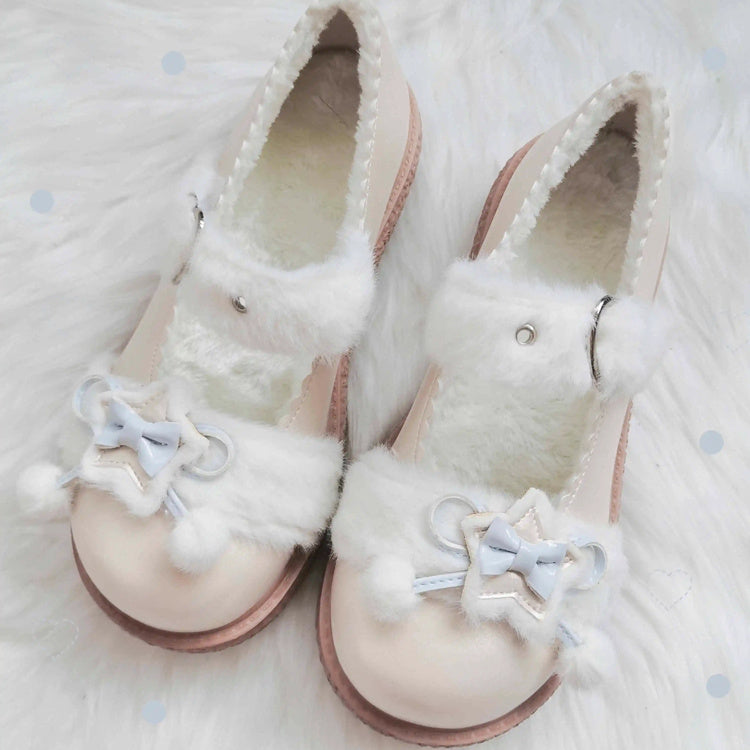 Effortlessly Elegant Shoes with a Timeless Design