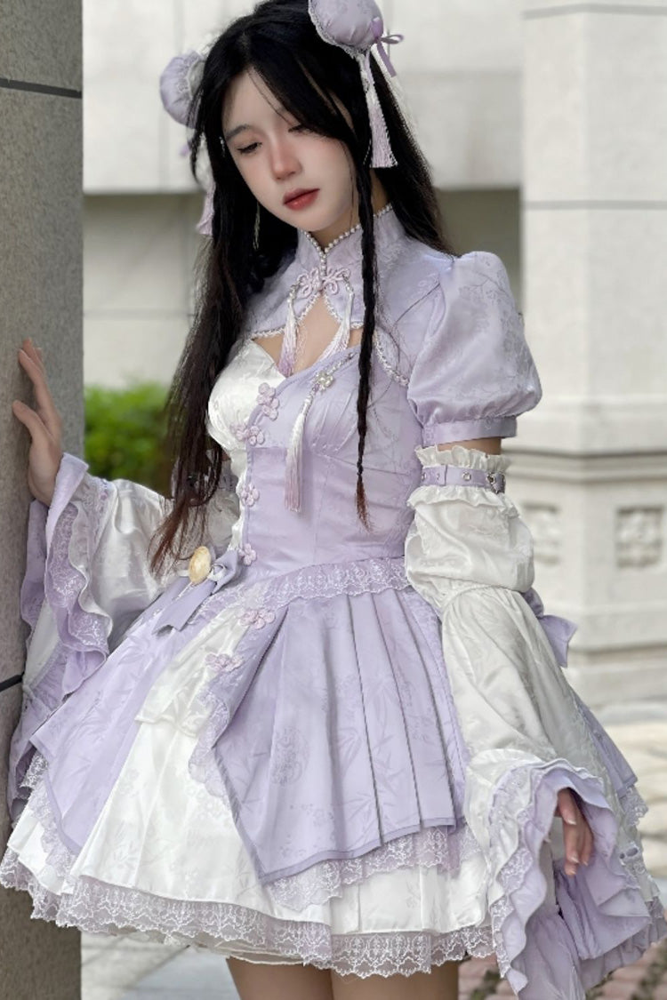 Finely Styled Dress with a Classic Vintage Look