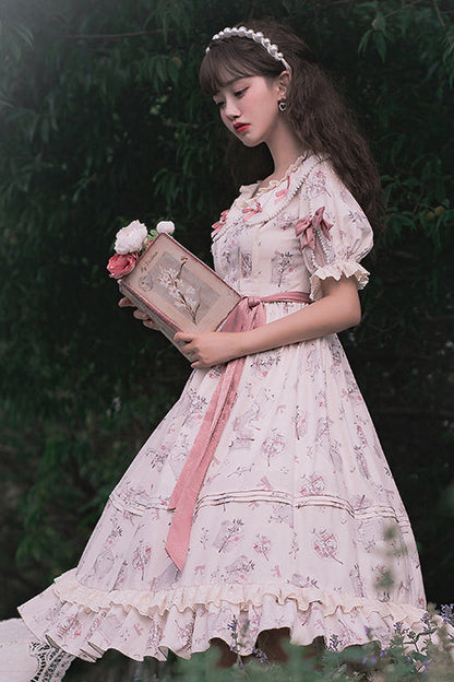 Subtly Elegant Dress with a Refined Vintage Look