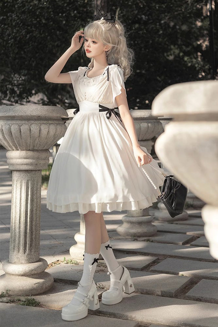 Finely Styled Dress with a Classic Vintage Look