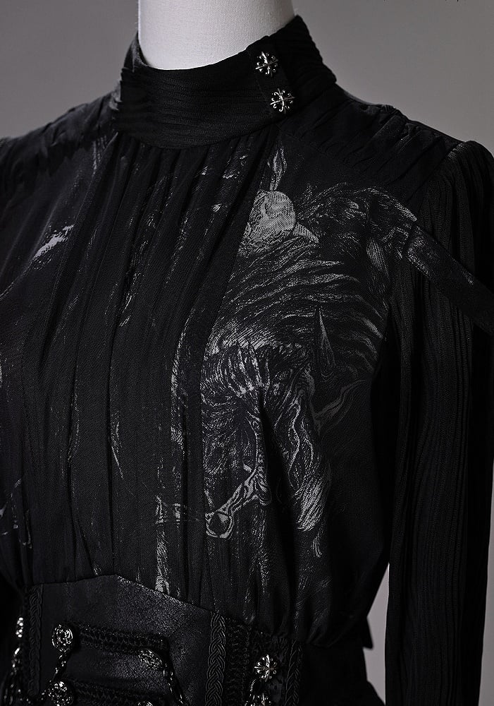 [pre-order Deadline: June 8] Phantom Knight Dark Gothic Prince Waist Button Detail Black Top