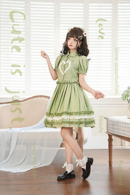 Finely Styled Dress with a Classic Vintage Look