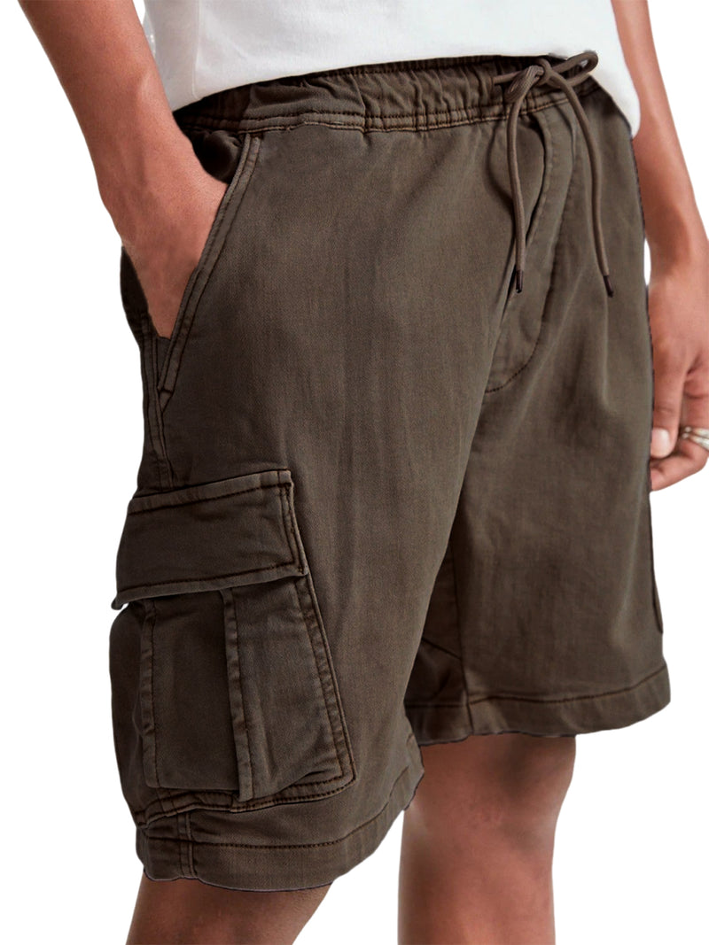 Effortlessly Elegant Pants with a Timeless Design
