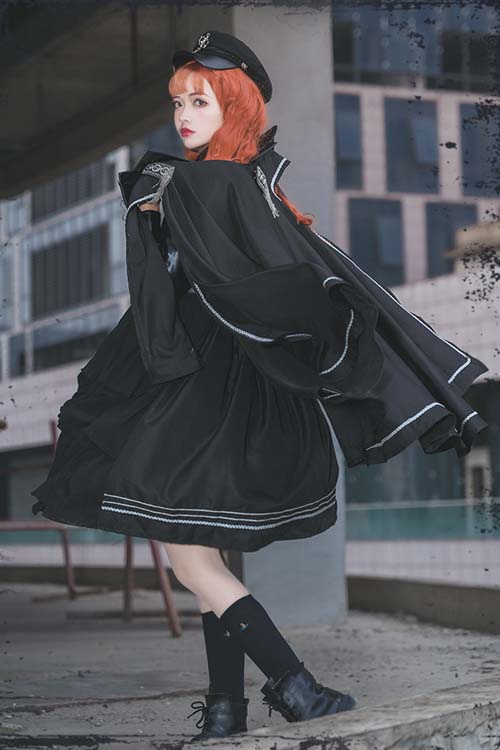 Casually Elegant Dress with a Refined Edge