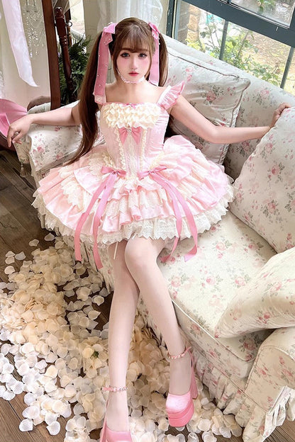 Subtly Elegant Dress with a Refined Vintage Look