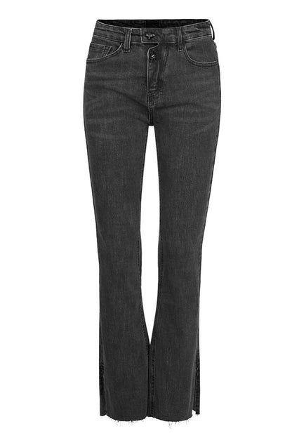 Beautifully Finished Pants in a Timeless Design