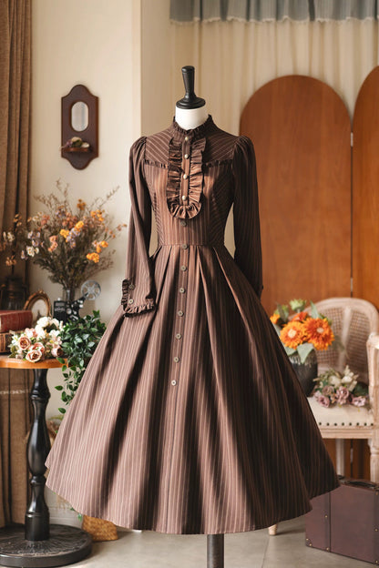 Classic Vintage Dress with a Flattering Fit