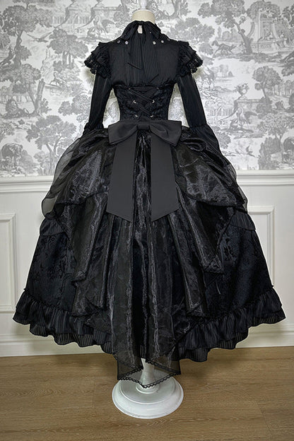 Finely Styled Dress with a Classic Vintage Look