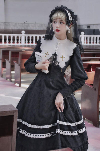 Beautifully Crafted Dress in a Classic Style
