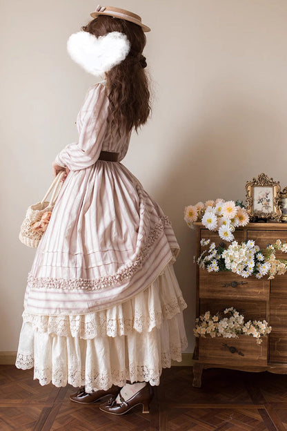 Classic Vintage Dress with a Flattering Fit
