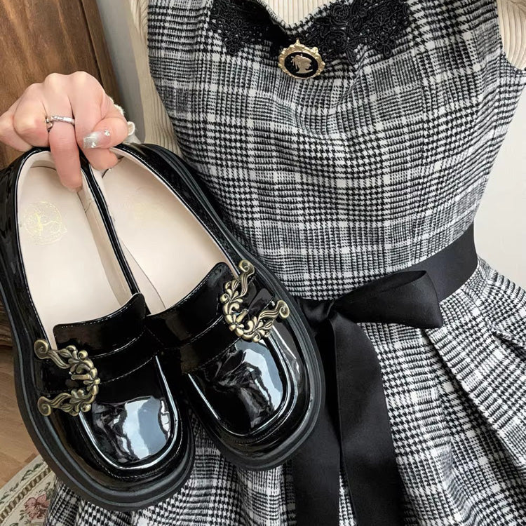 Finely Styled Shoes with a Classic Vintage Look