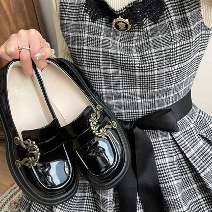 Finely Styled Shoes with a Classic Vintage Look
