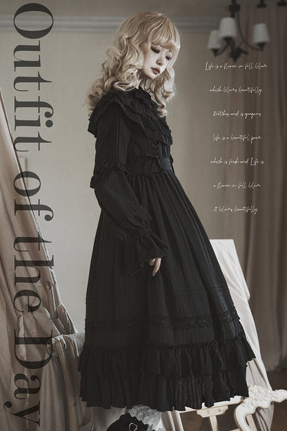 Effortlessly Elegant Dress with a Timeless Design