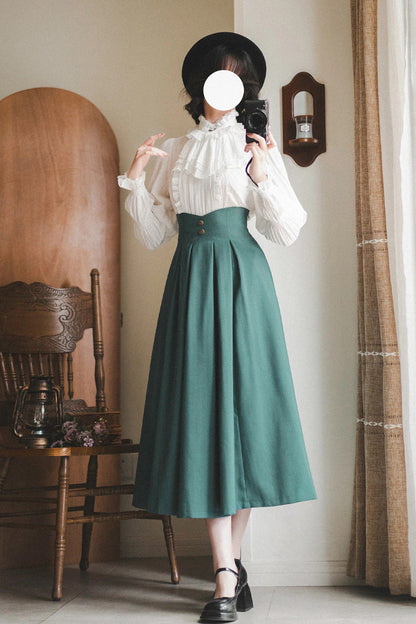Casually Elegant Blouse with a Refined Edge