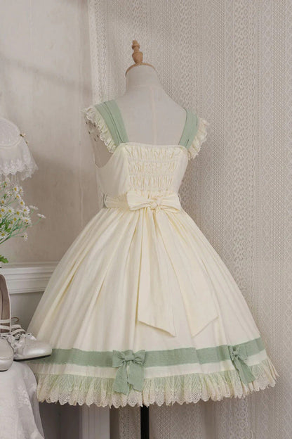 Subtly Elegant Dress with a Refined Vintage Look
