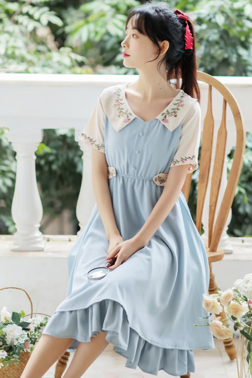 Finely Styled Dress with a Classic Vintage Look