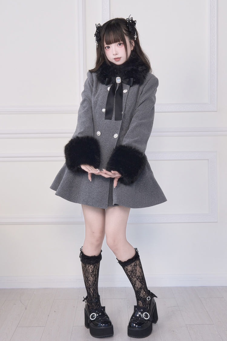 Finely Styled Coat with a Classic Vintage Look