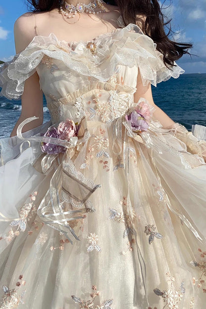 Finely Styled Dress with a Classic Vintage Look