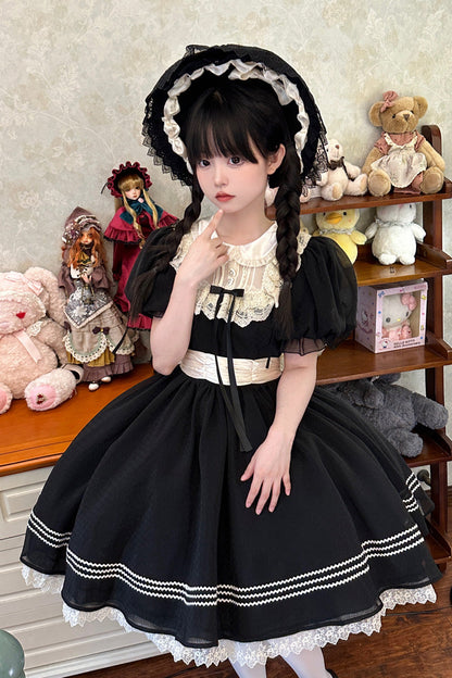 Classic Vintage Dress with a Flattering Fit