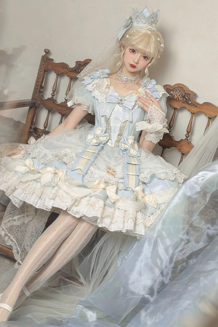Finely Styled Dress with a Classic Vintage Look
