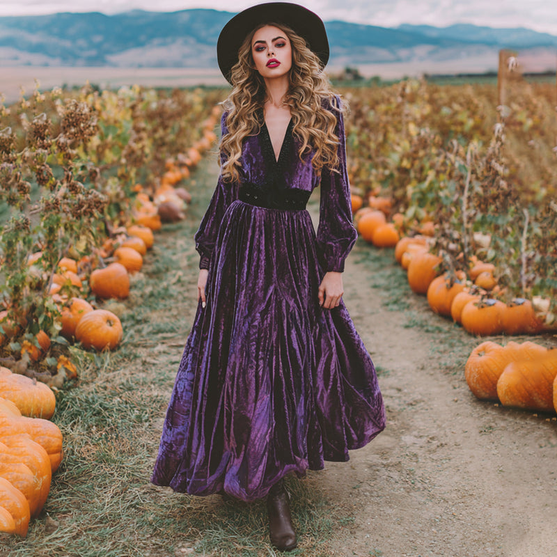 Subtly Elegant Dress with a Refined Vintage Look