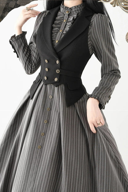 Classic Vintage Dress with a Flattering Fit
