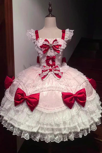 Finely Styled Dress with a Classic Vintage Look