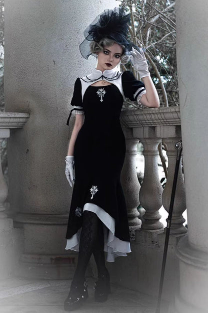 Finely Styled Dress with a Classic Vintage Look