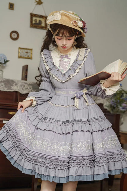 Beautifully Finished Dress in a Timeless Design