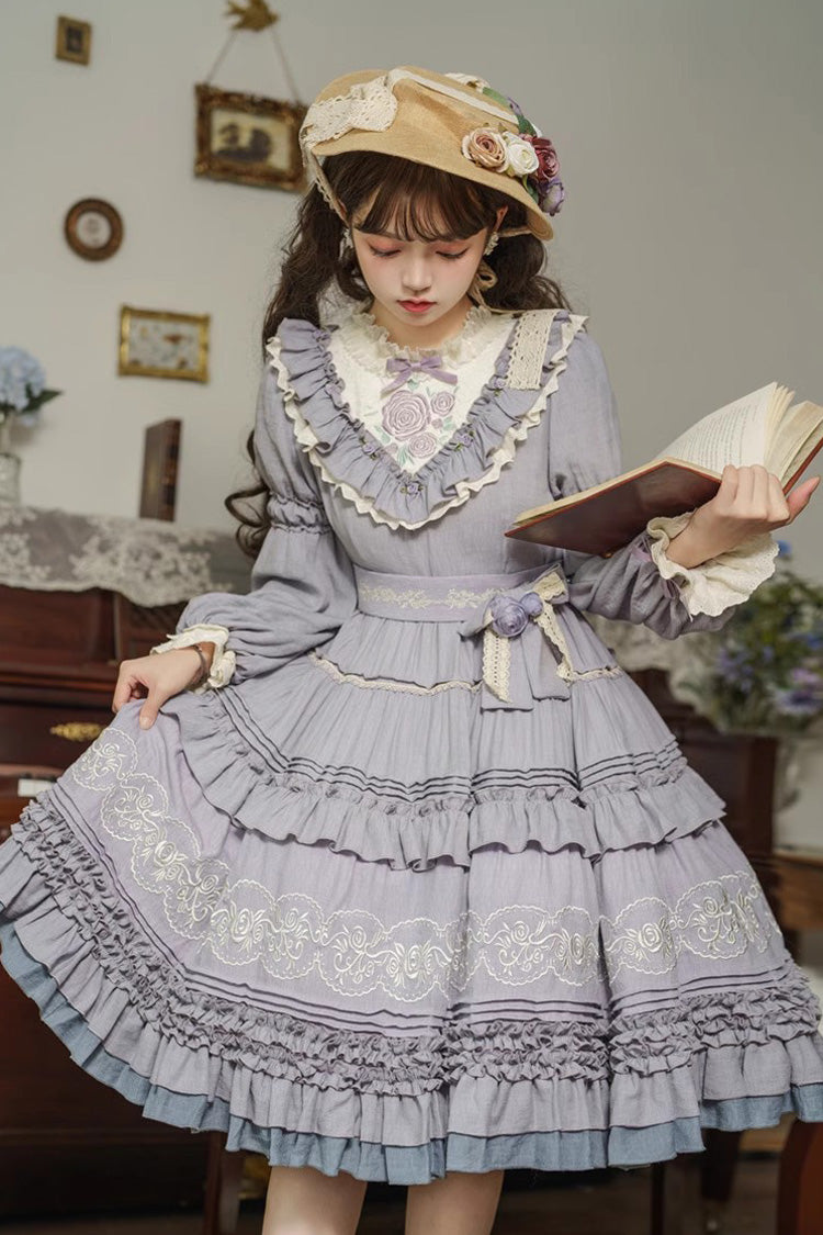 Finely Styled Dress with a Classic Vintage Look