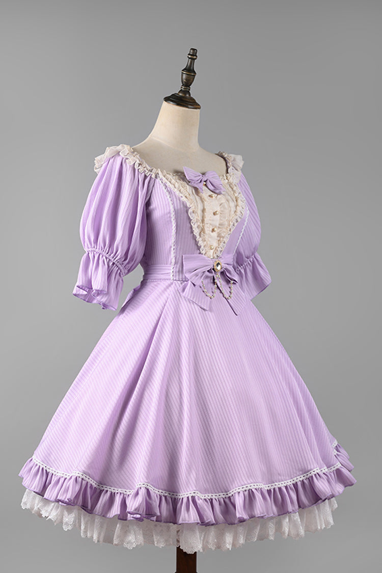 Finely Styled Dress with a Classic Vintage Look