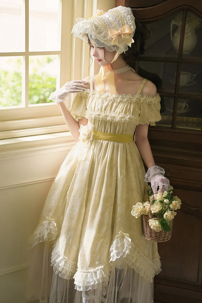 Finely Styled Dress with a Classic Vintage Look
