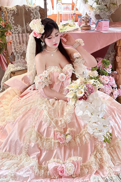 Subtly Elegant Dress with a Refined Vintage Look
