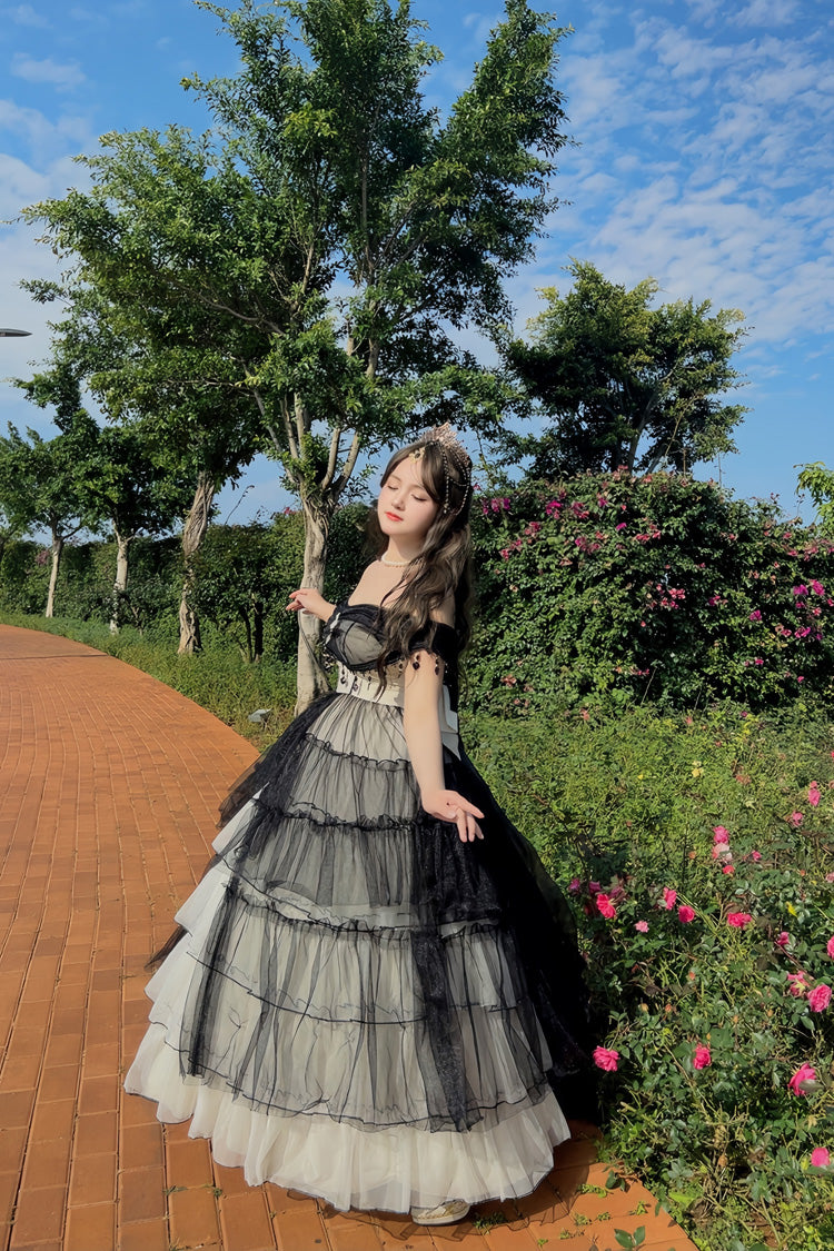 Finely Styled Dress with a Classic Vintage Look
