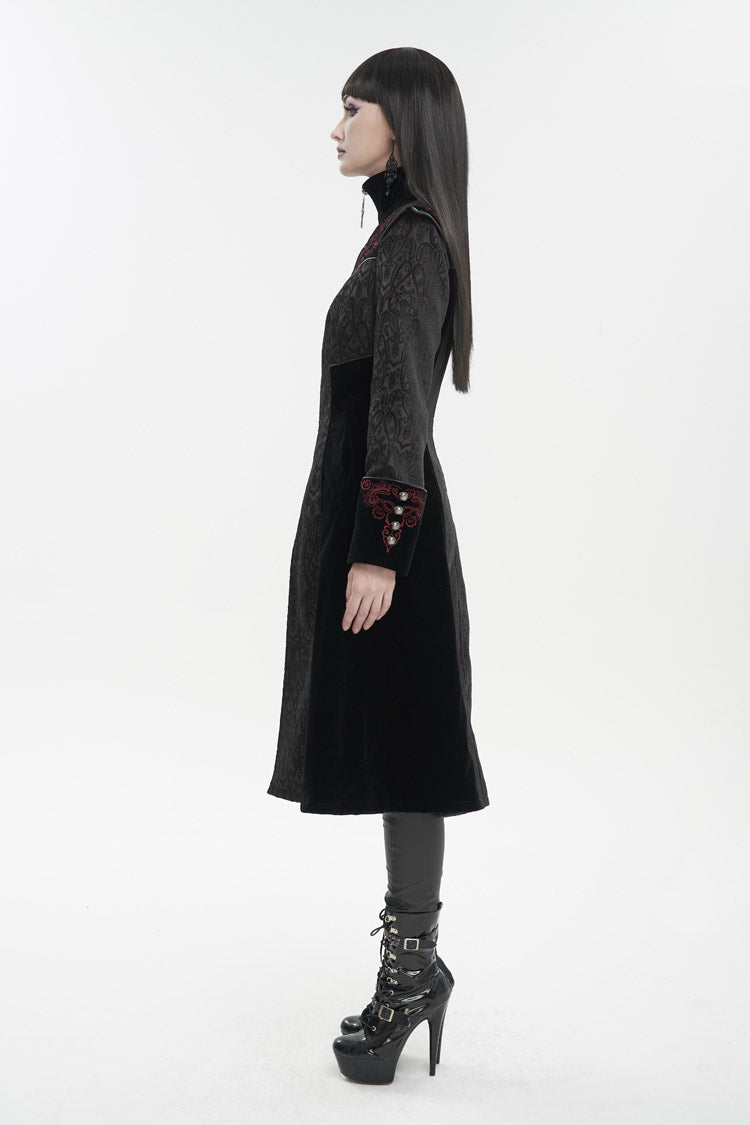 Finely Styled Coat with a Classic Vintage Look