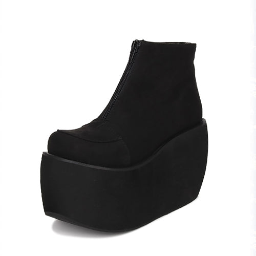 Beautifully Finished Boots in a Timeless Design