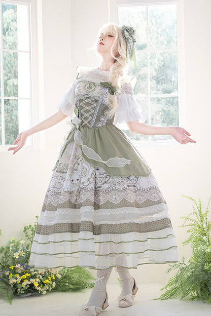 Subtly Elegant Dress with a Refined Vintage Look