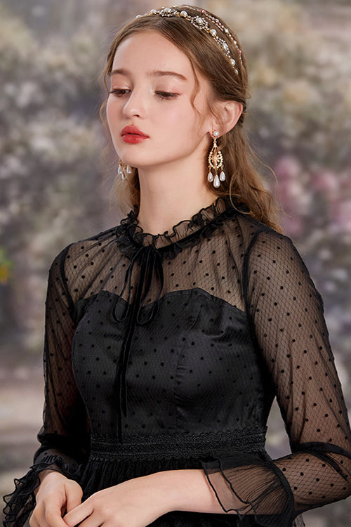 Finely Styled Dress with a Classic Vintage Look