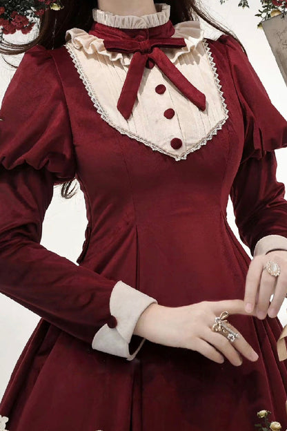 Finely Styled Dress with a Classic Vintage Look