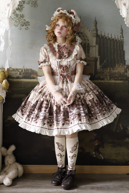 Finely Styled Dress with a Classic Vintage Look